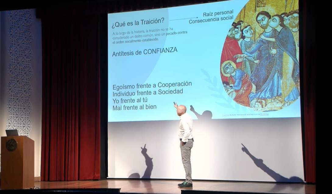 GRANDES TRAIDORES_03.jpg