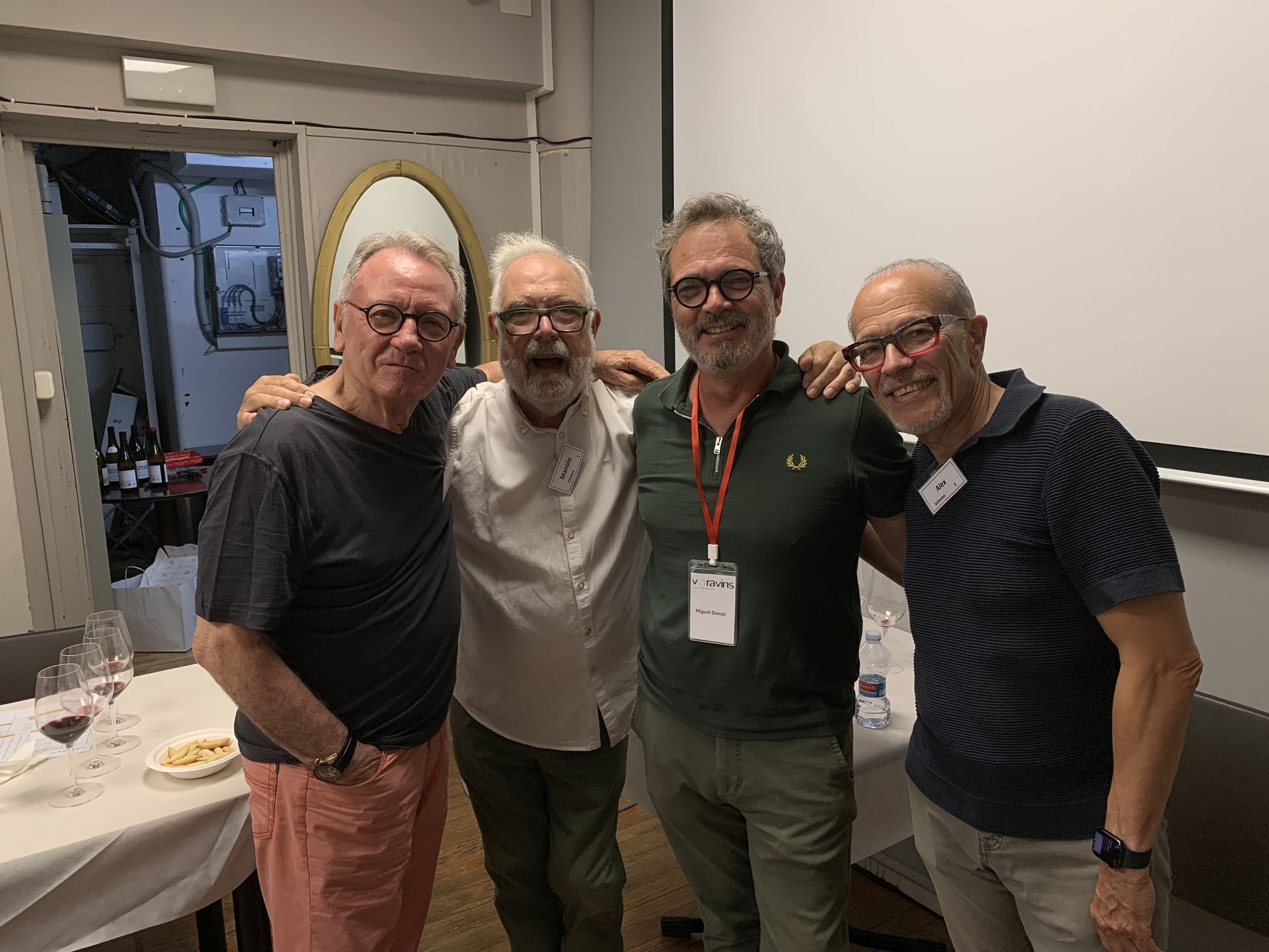 Miguel Donat junto a los organizadores del club de cata..jpg